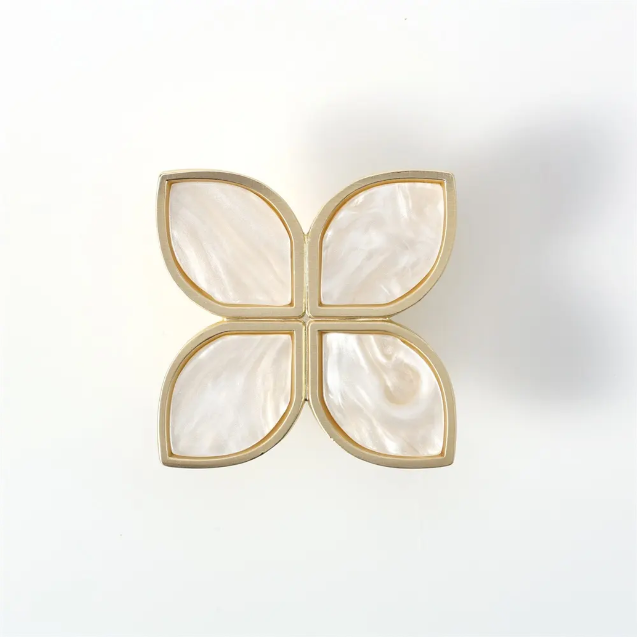 Zinc Leaf Cabinet Knob With Acrylic